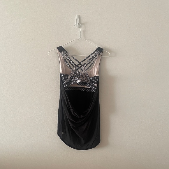 Lululemon Wild Tank. Size 4. Color: Black/ white and pink floral print bra. - Picture 4 of 11